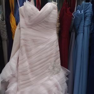 Style Discontd-Beautiful Kitty Chen wedding gown.